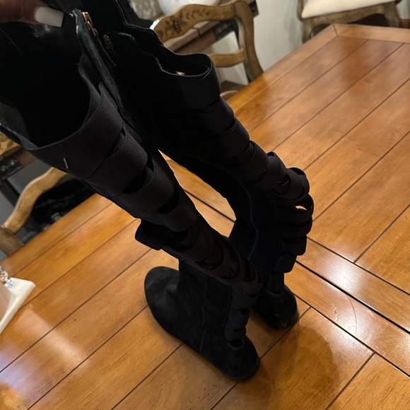 Women size 12 knee high flat boots - Picture 3 of 10